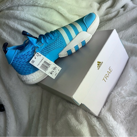 Adidas Trae Young 2 Ice Athletic Basketball Sneakers Sky Blue White UNC H06479 - Picture 11 of 15